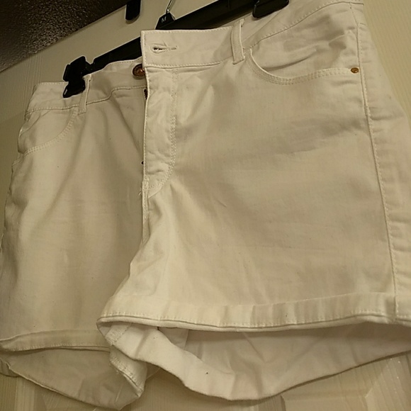 Shorts - Picture 2 of 2